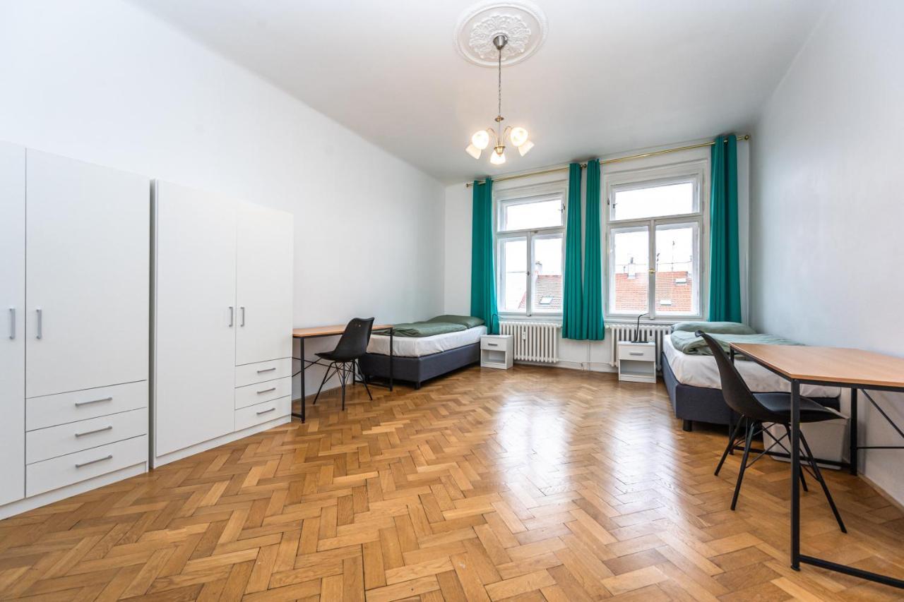 Apartments Safarikova 18 Прага Екстер'єр фото