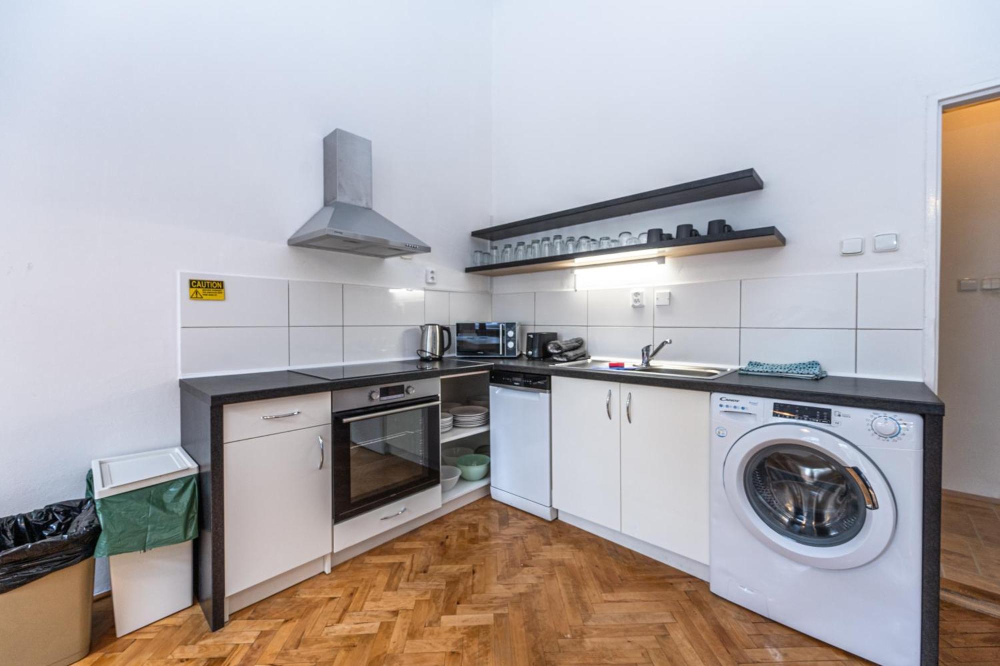 Apartments Safarikova 18 Прага Екстер'єр фото