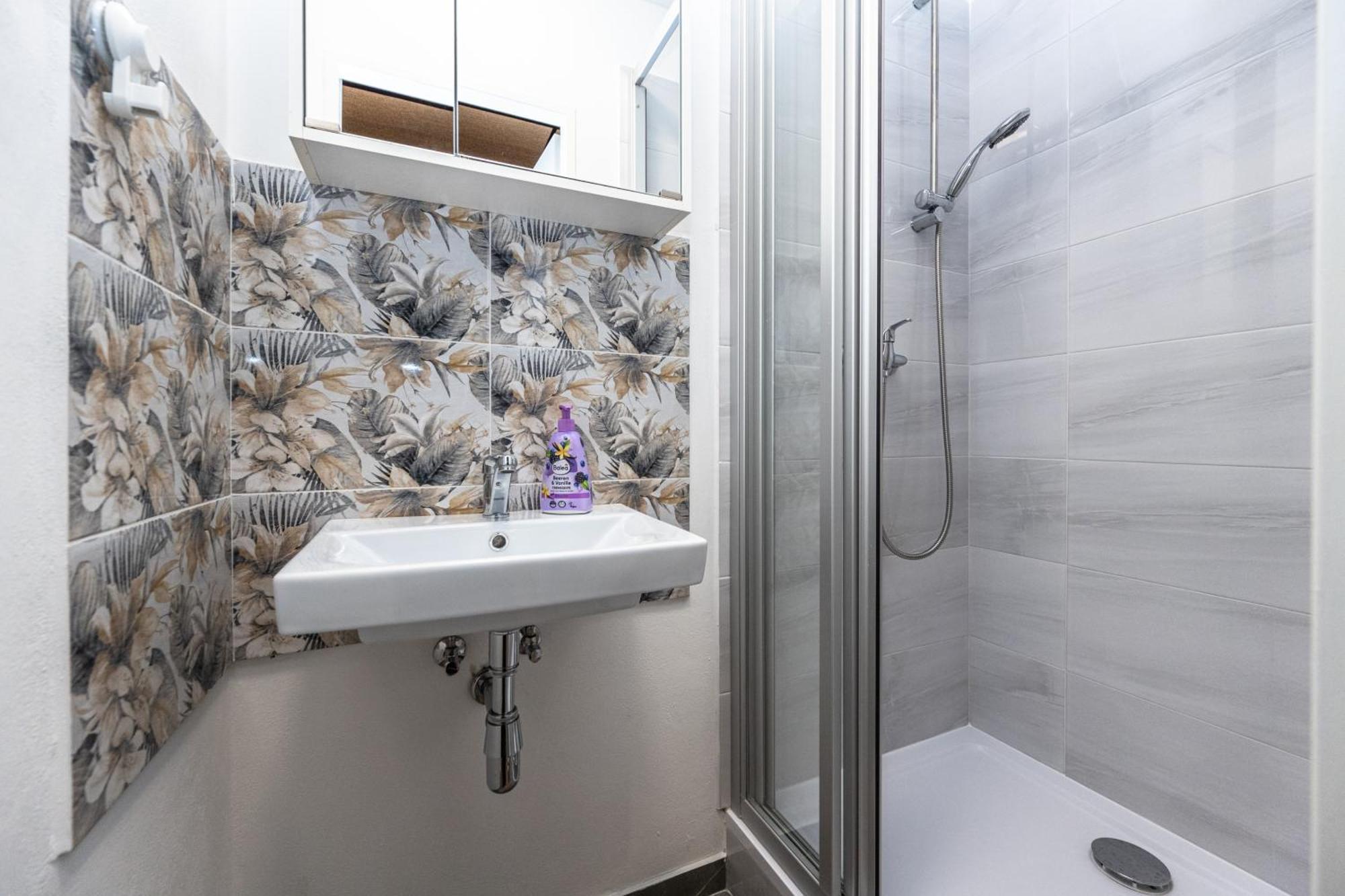 Apartments Safarikova 18 Прага Екстер'єр фото