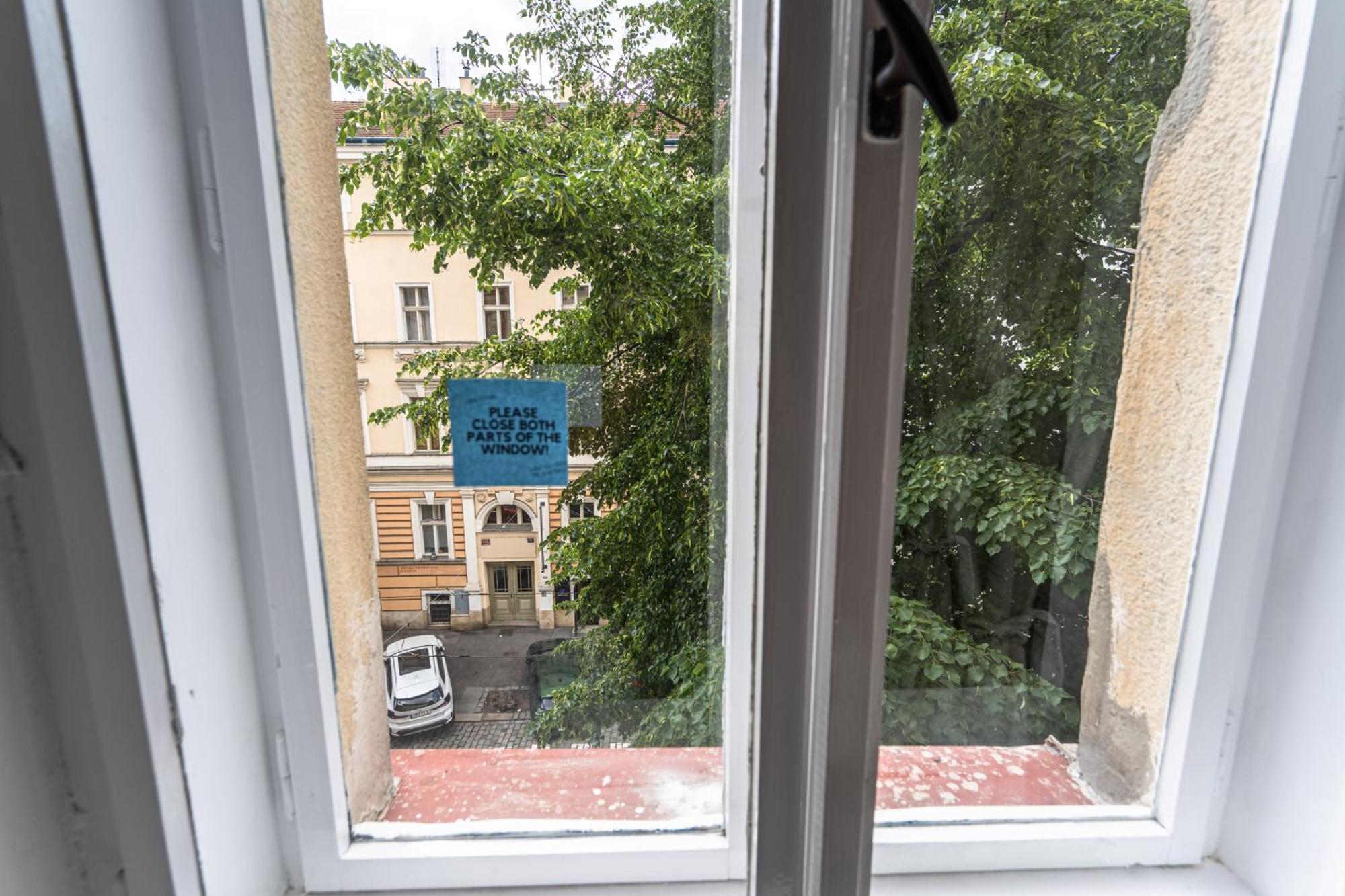 Apartments Safarikova 18 Прага Екстер'єр фото