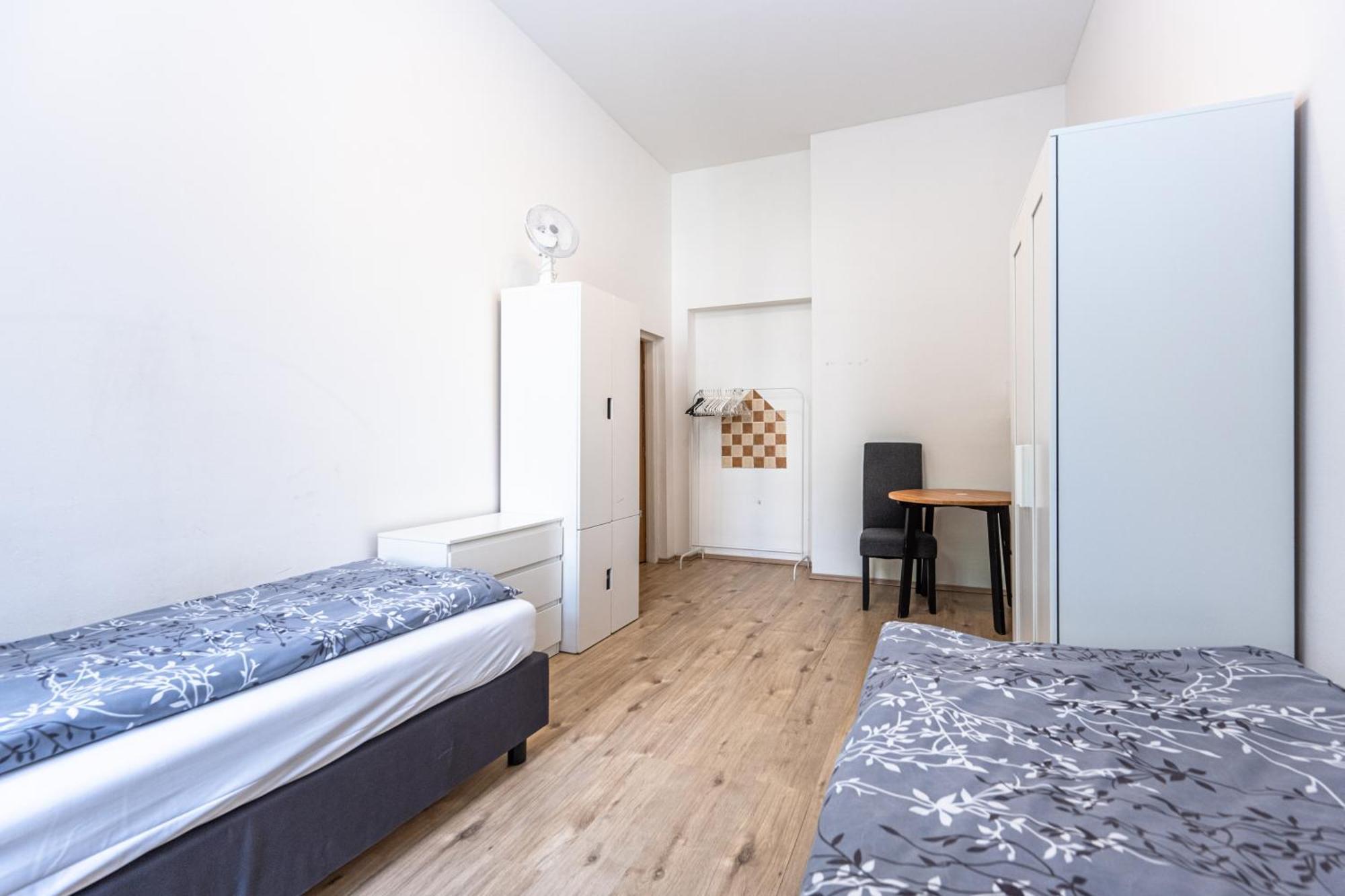 Apartments Safarikova 18 Прага Екстер'єр фото